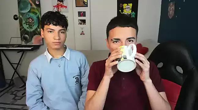 Freechat sweet_boys_xx on StripChat