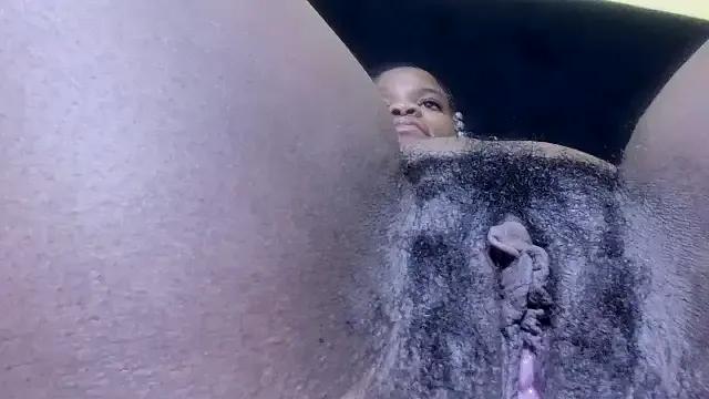 SweetTitties21 on StripChat 