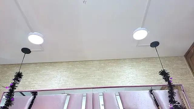 ThaliaCross on StripChat