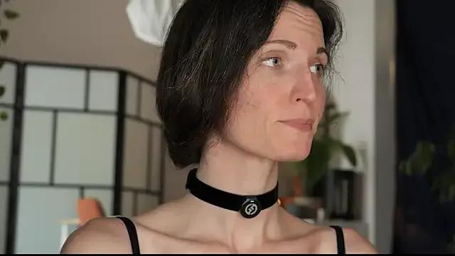 Freechat yulladao on StripChat