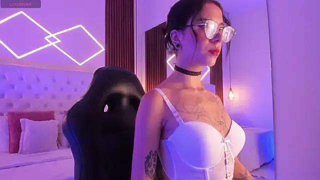 Freechat ZamabyCrucie on StripChat