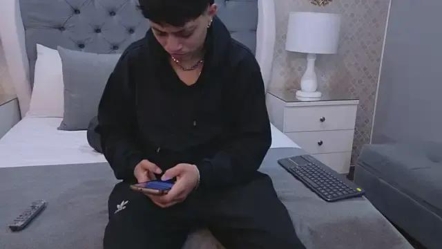 Freechat ZoeKrug on StripChat