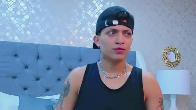 ZoeKrug — Shape your muscles